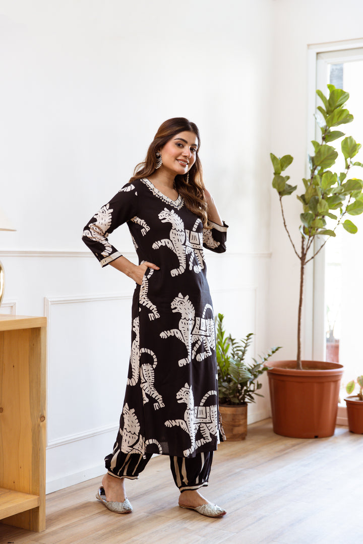 Siya Charcoal Tiger Printed Kurta Pant Set