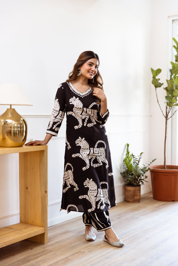 Siya Charcoal Tiger Printed Kurta Pant Set