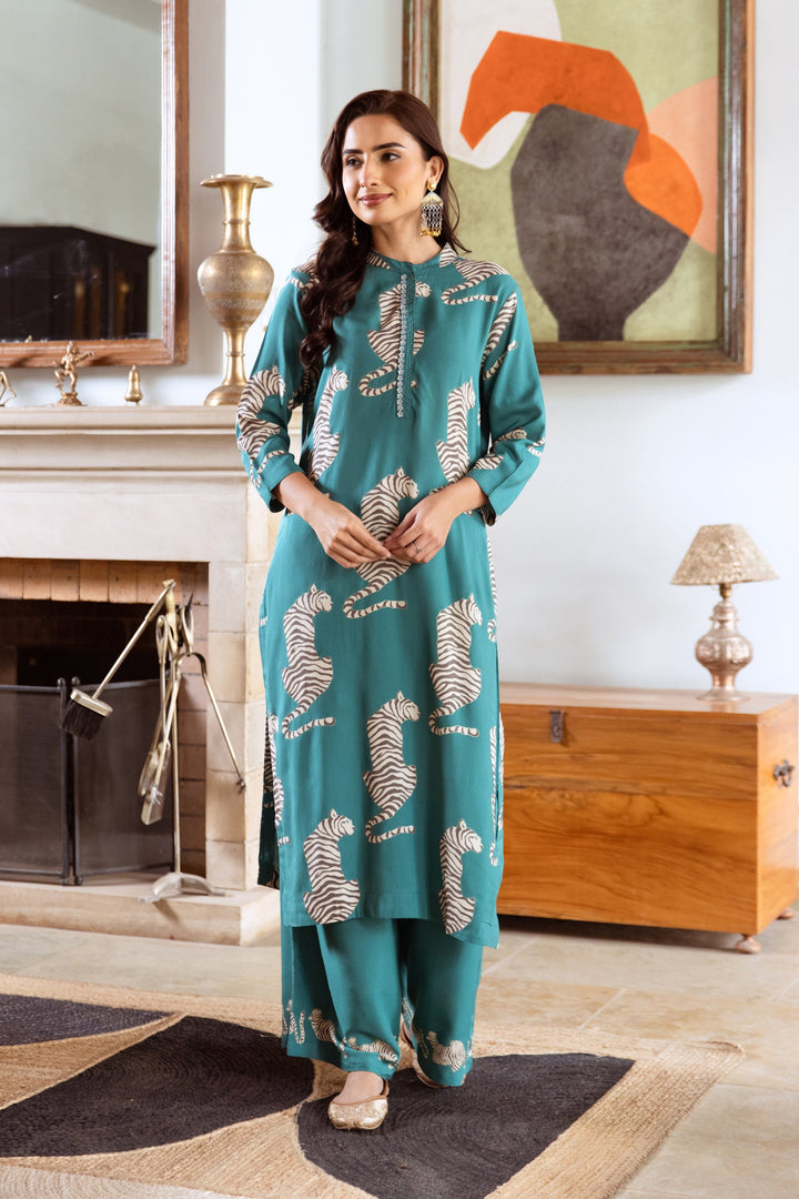 Aruna Lapis Tiger Kurta Pant Set