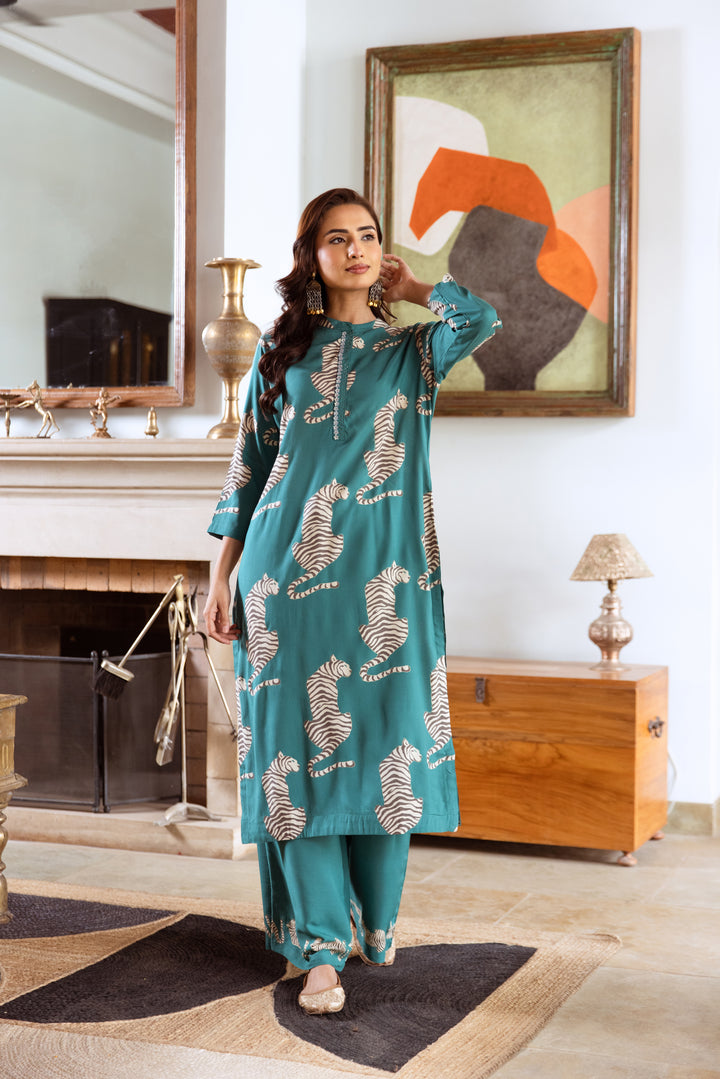 Aruna Lapis Tiger Kurta Pant Set