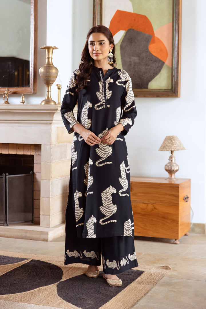 Aruna Onyx Tiger Kurta Pant Set