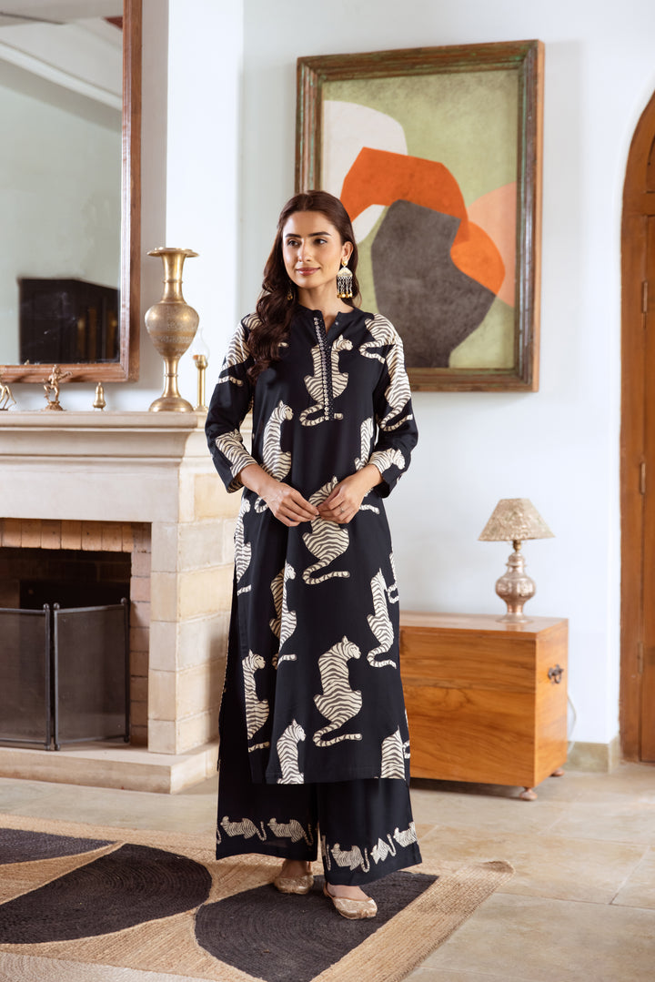 Aruna Midnight Tiger Kurta Pant Set