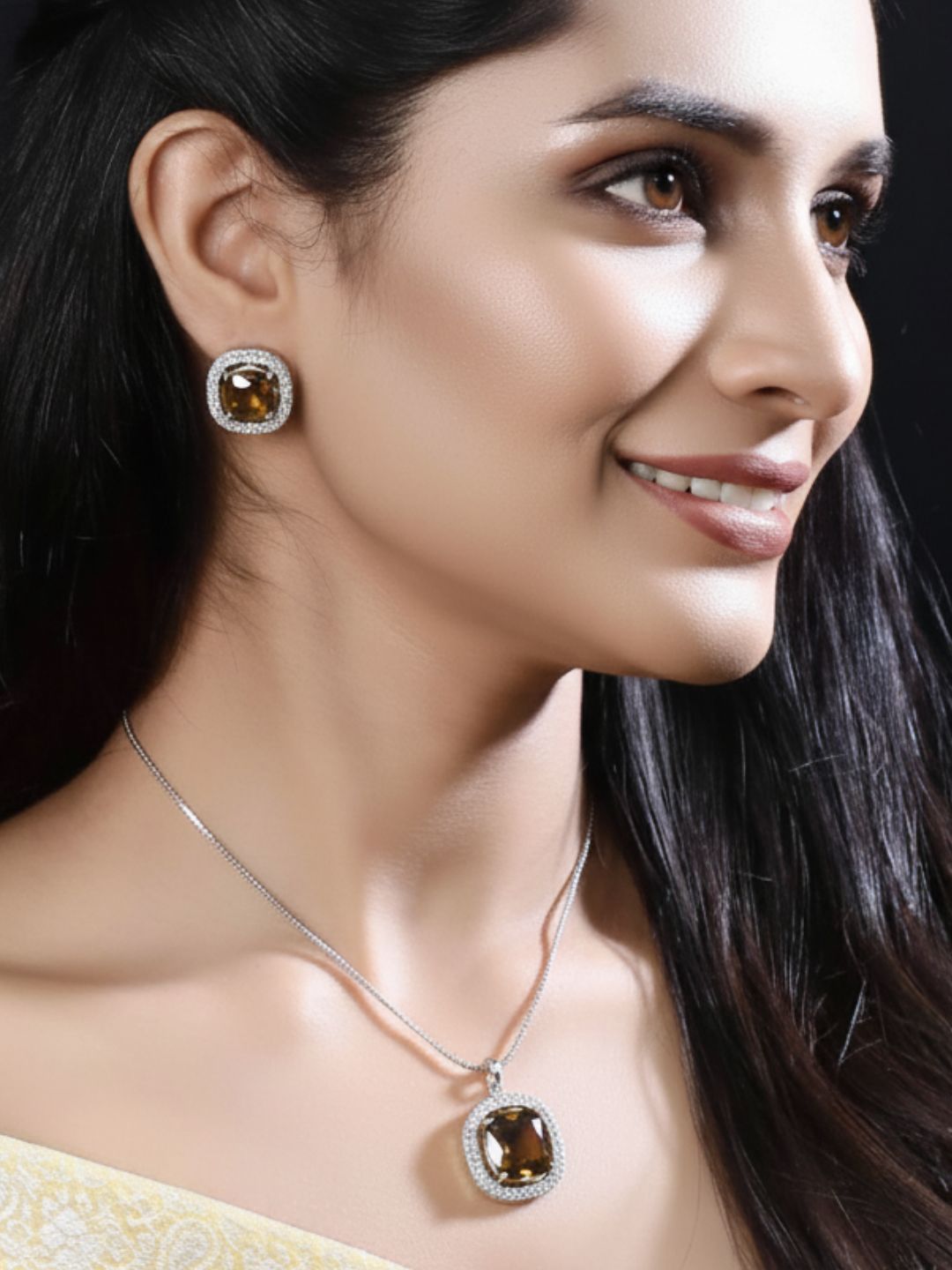 Savana Diamond Earing & Pendant Set