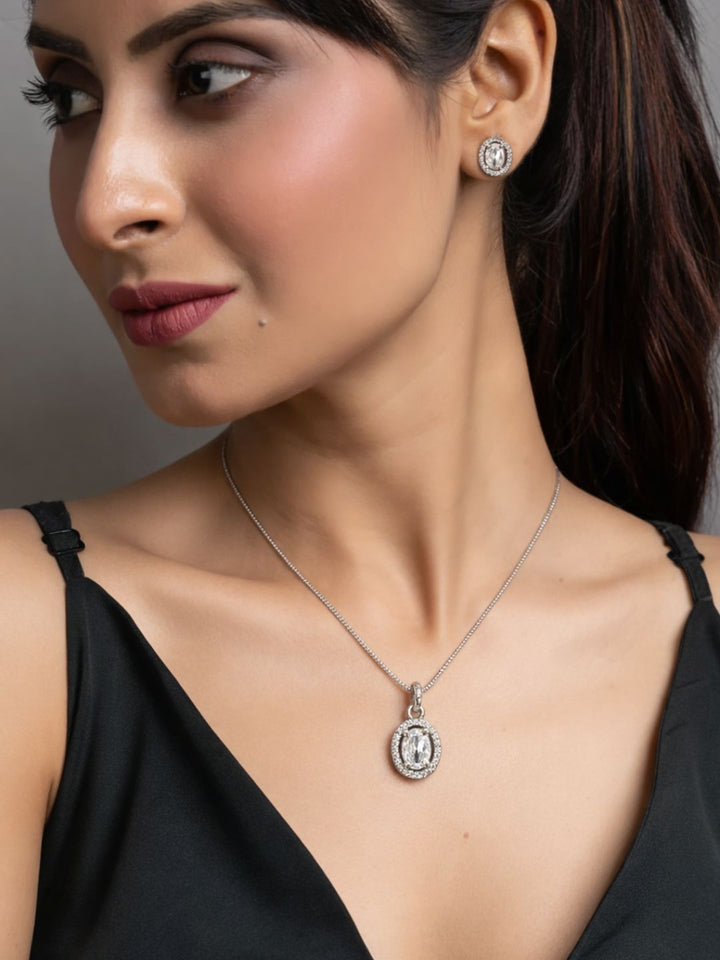 Alankrita Diamond earing & pendant stud