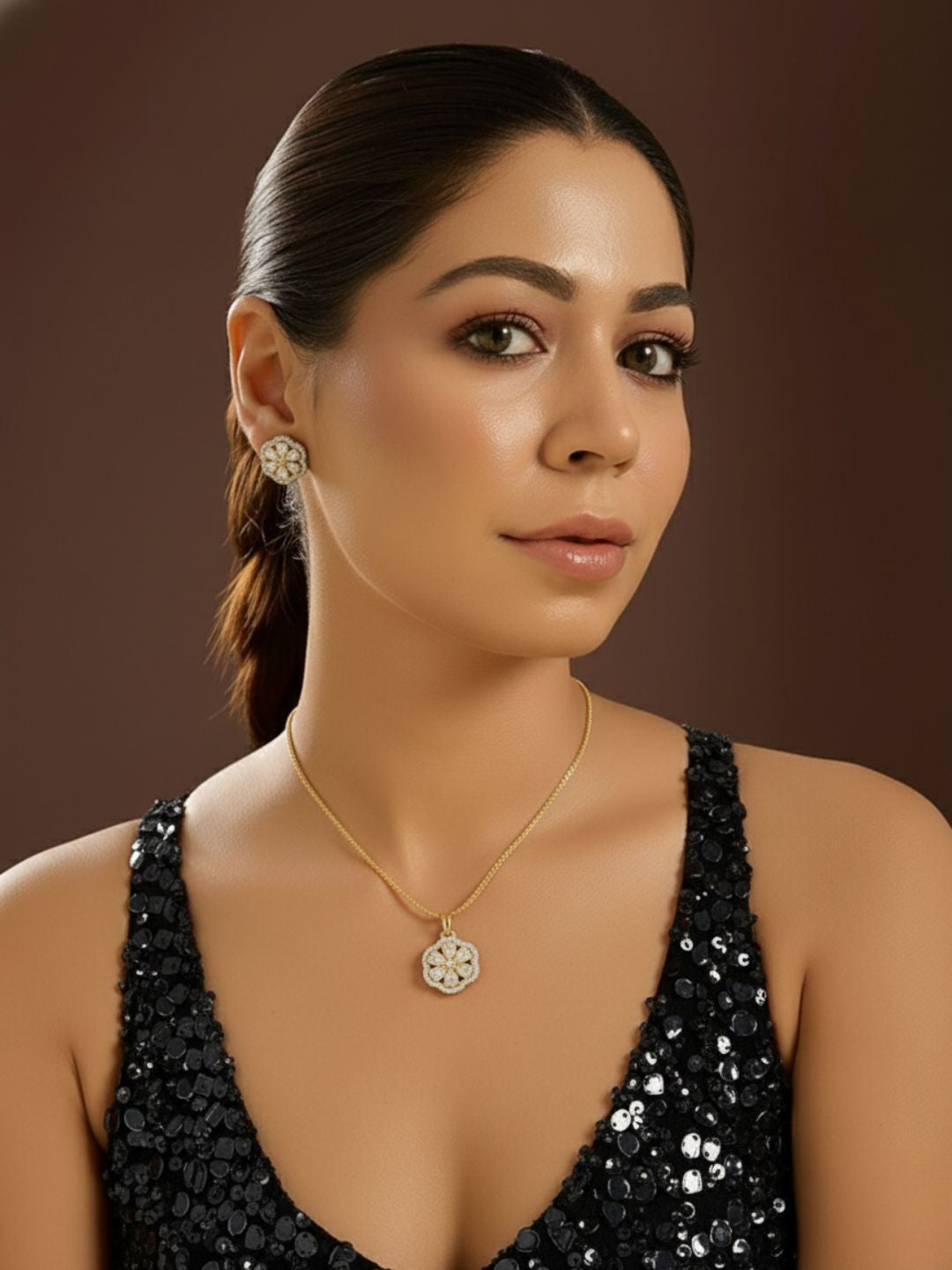 Antaara diaomond earing & pendant stud