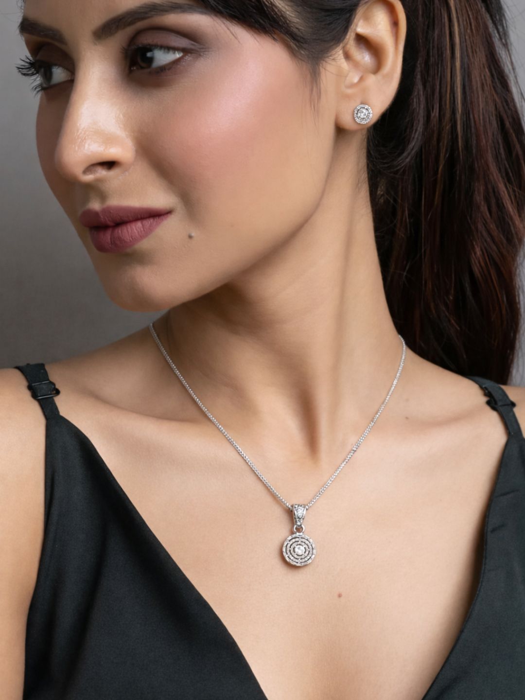 Alankrita Diamond earing & pendant stud