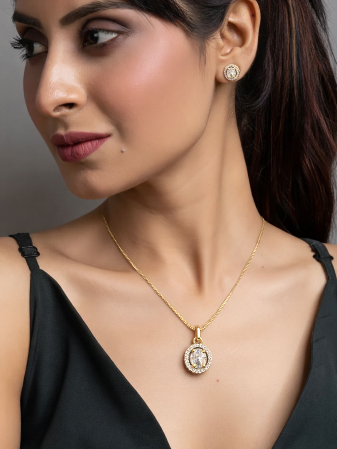 Alankrita Diamond earing & pendant stud