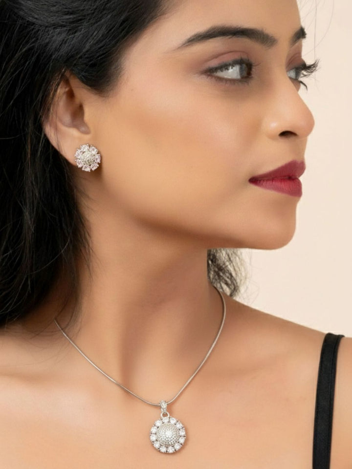 Savana Diamond Earing & Pendant Set