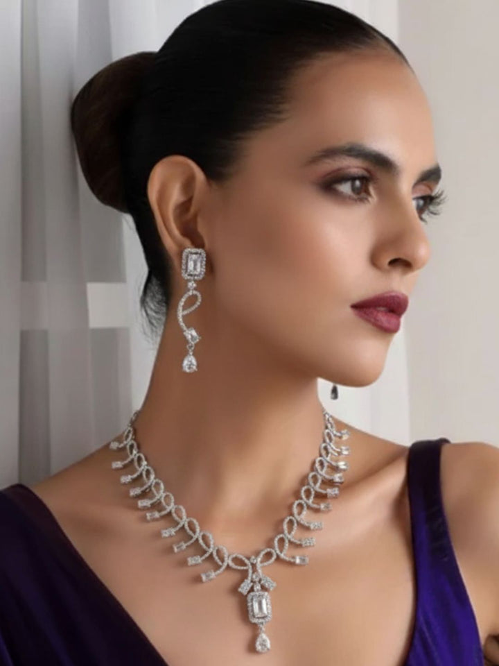 Antaara Diamond Necklace with Earings