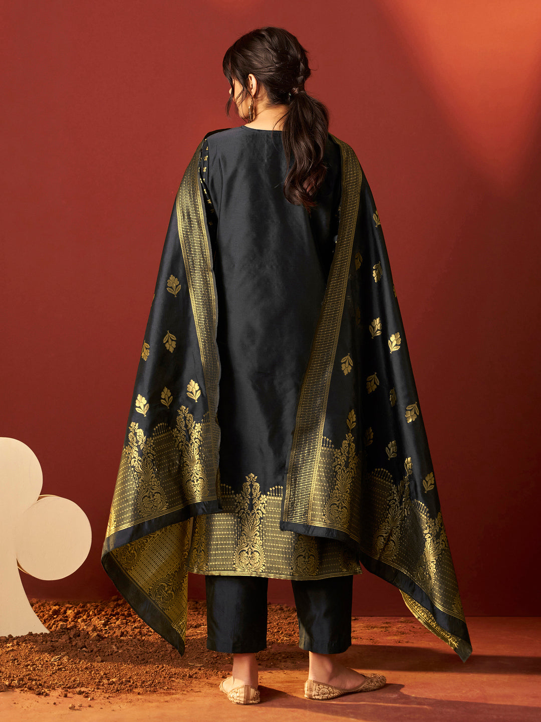 Nisha Onyx Heavy Suit Set