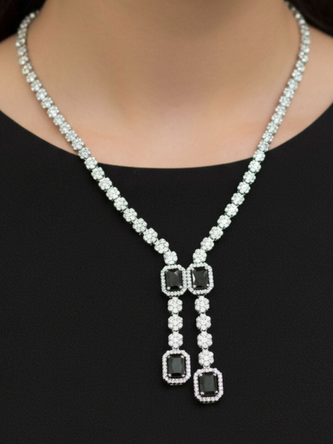 Antaara Diamond Necklace with Earings