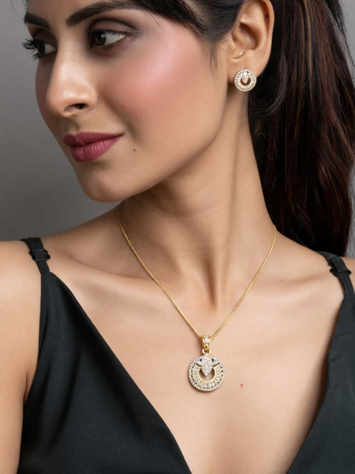 Alankrita Diamond earing & pendant stud