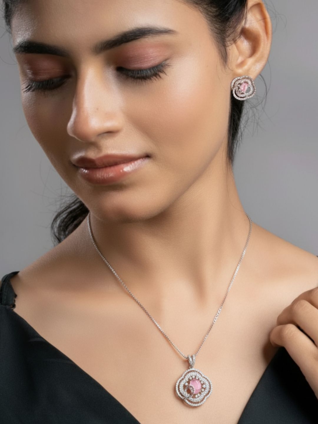 Savana Diamond Earing & Pendant Set