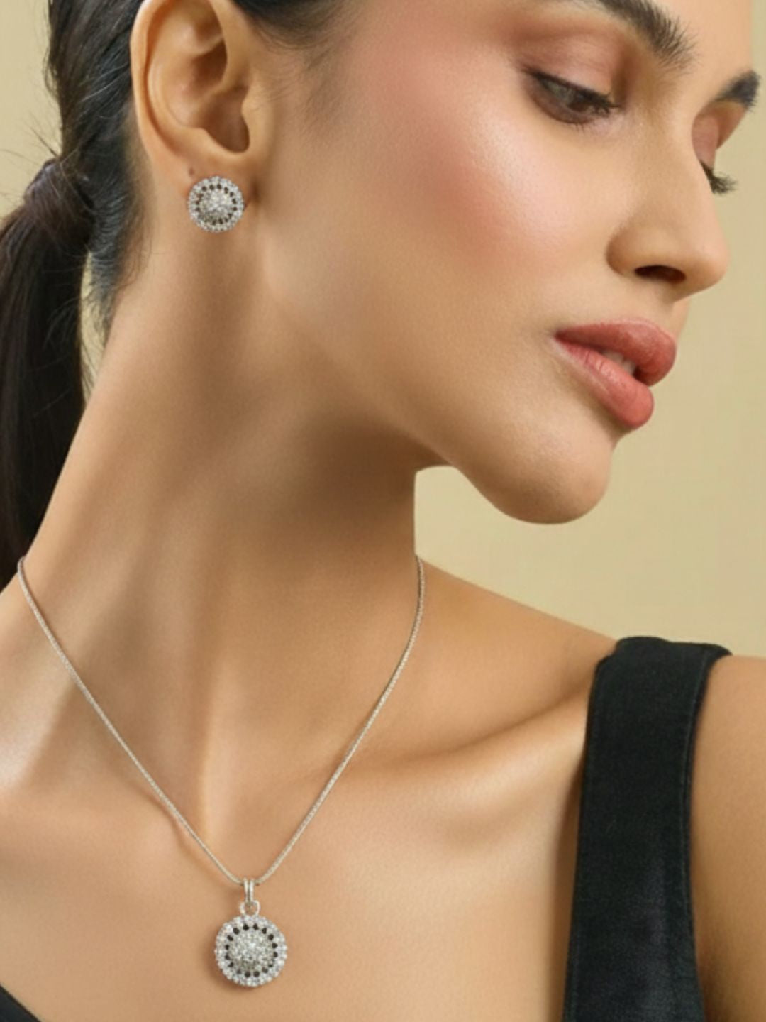 ANTAARA SUN DIAMOND EARINGS AND PENDANT SET