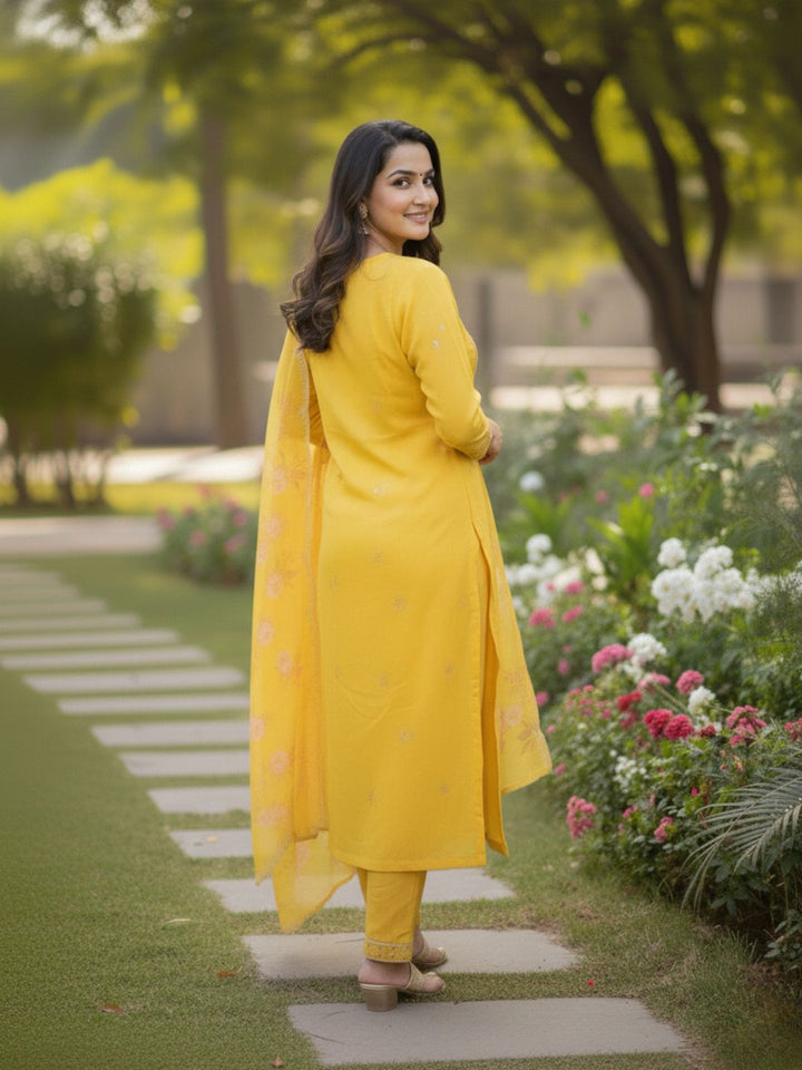 Gunjan Sunflower Cotton Suit Set