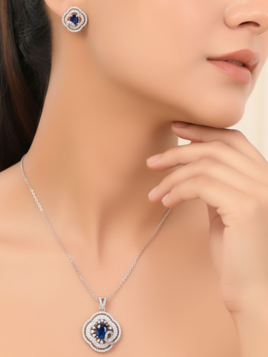 Savana Diamond Earing & Pendant Set