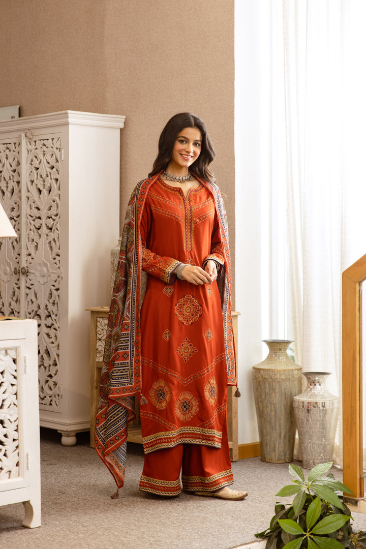 Karen cadmium embroidery cotton suit set