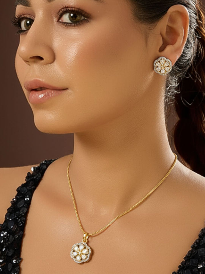 Antaara diaomond earing & pendant stud