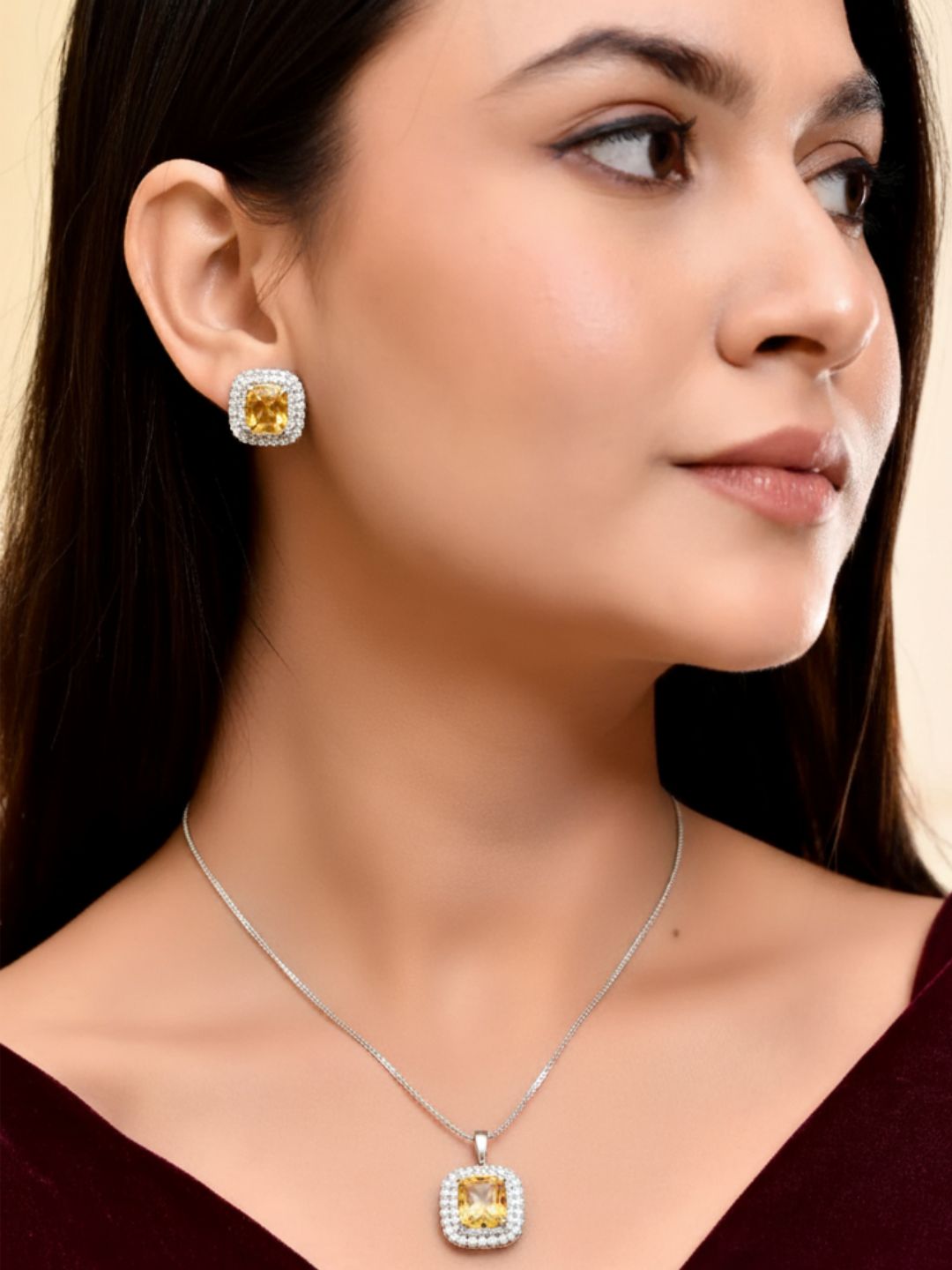 Savana Diamond Earing & Pendant Set