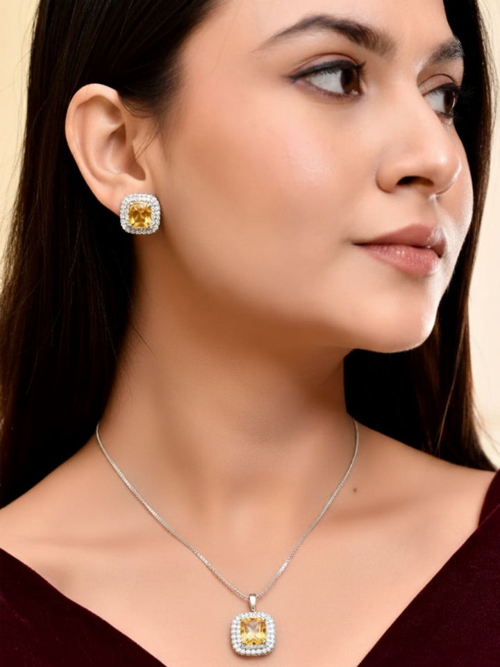 Savana Diamond Earing & Pendant Set