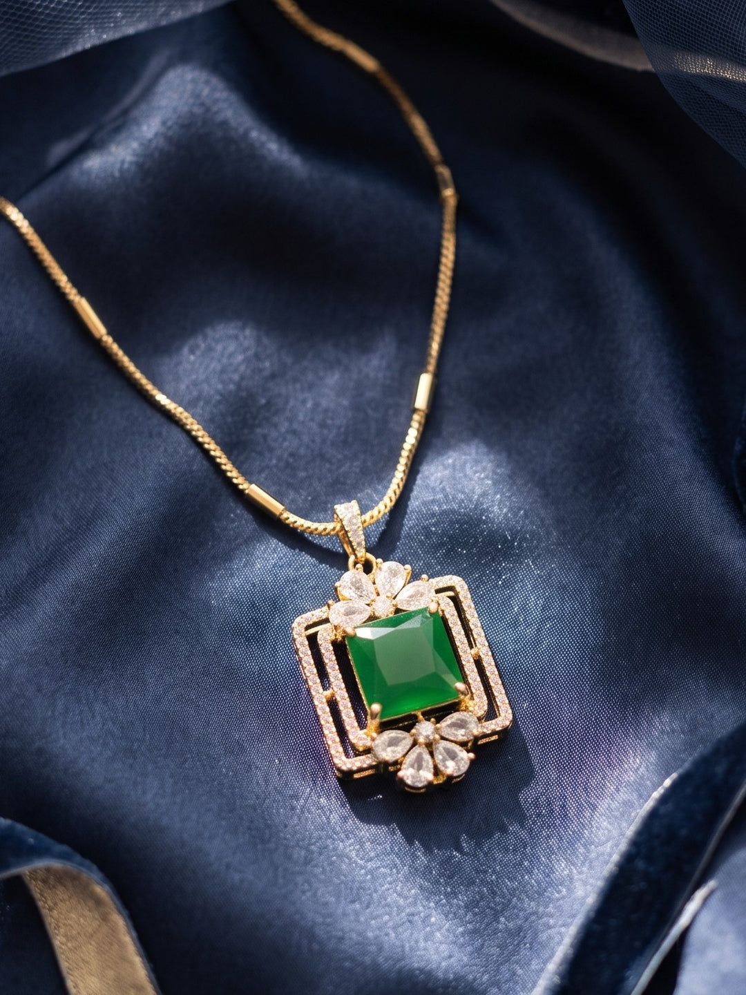 Zarika Emerald Green Pendant Chain With Earring