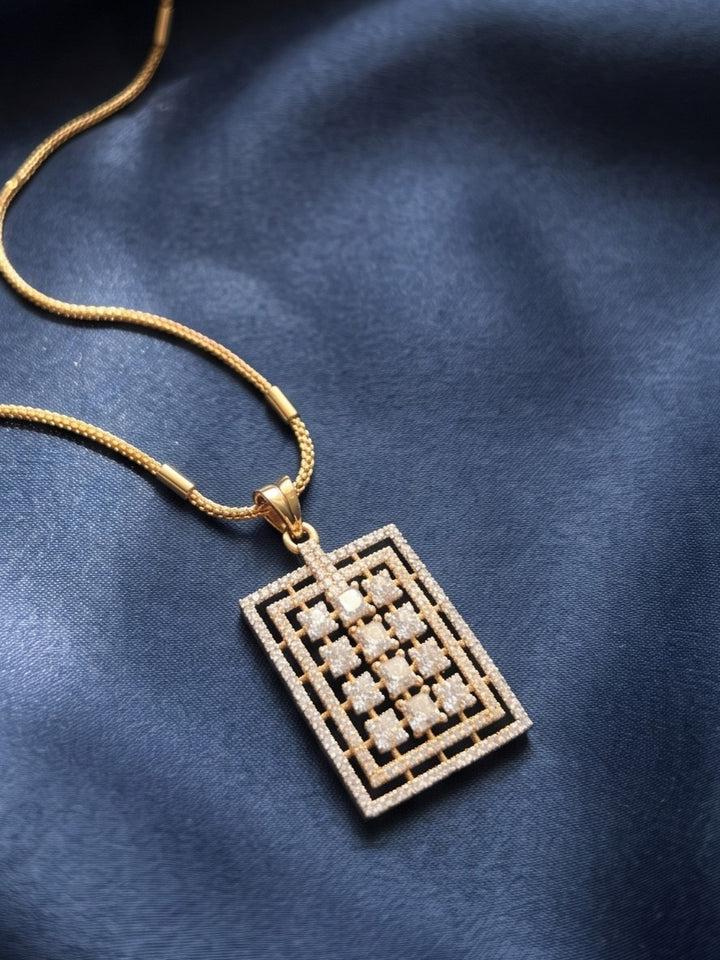 Zarika Pendant Chain With Earring