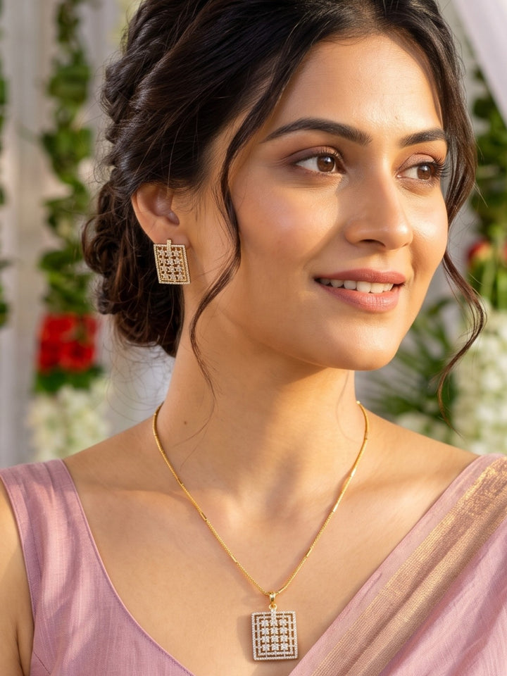 Zarika Pendant Chain With Earring
