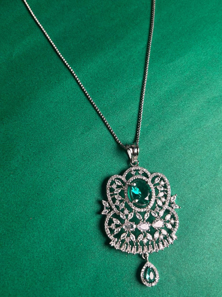 Savana Diamond Earing & Pendant Set