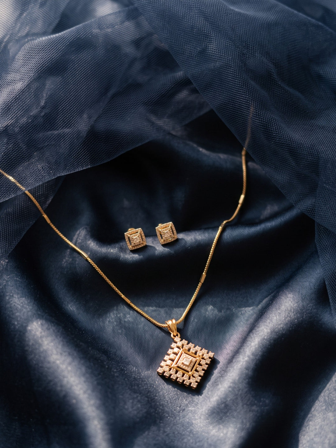 Zarika Geometric Diamond Pendant Chain With Earring