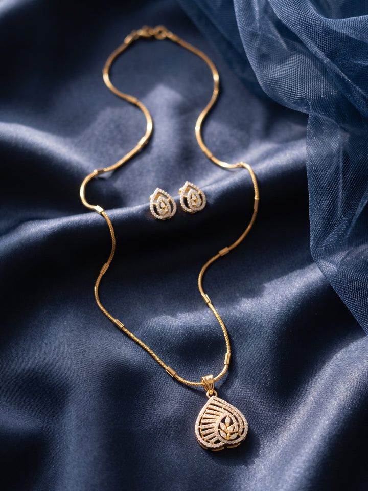 Zarika Heart Shape Diamond Pendant Chain With Earring