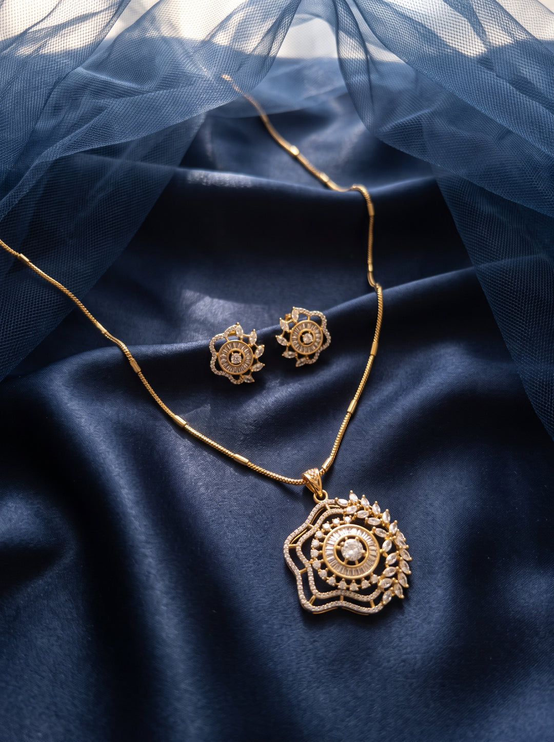 Zarika Floral Diamond Pendant Chain With Earring