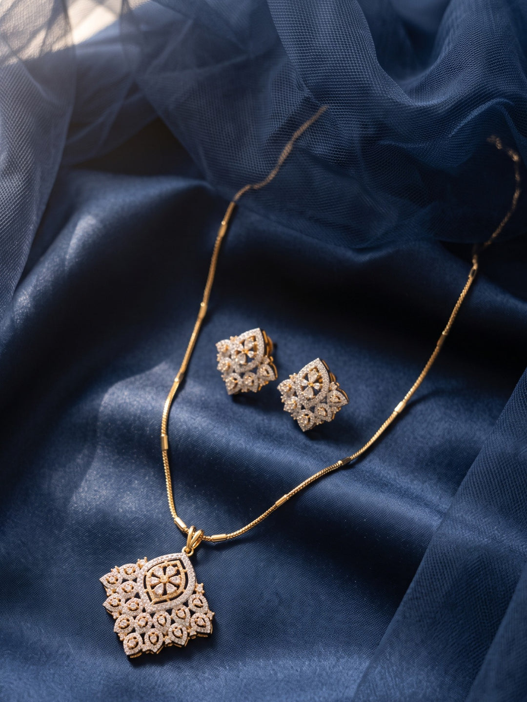 Zarika Diamond Cluster Statement Pendant Chain With Earring