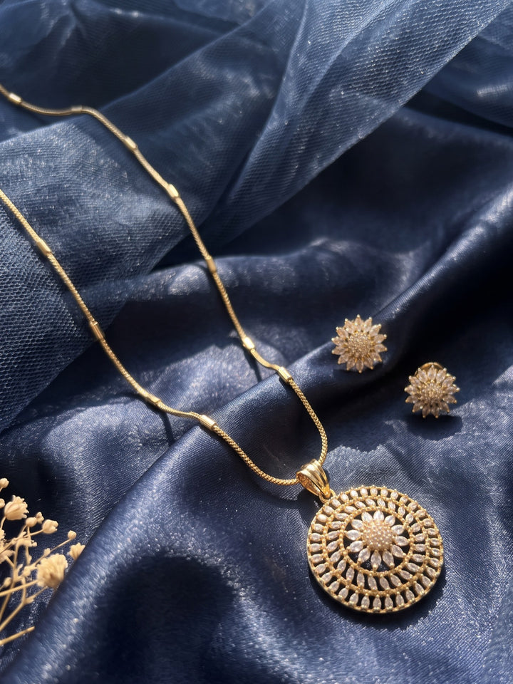 Zarika Round Diamond Cluster Statement Pendant Chain With Earring
