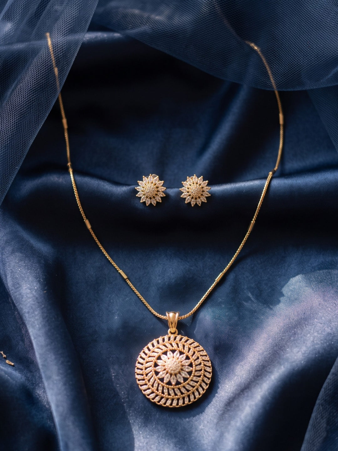 Zarika Round Diamond Cluster Statement Pendant Chain With Earring