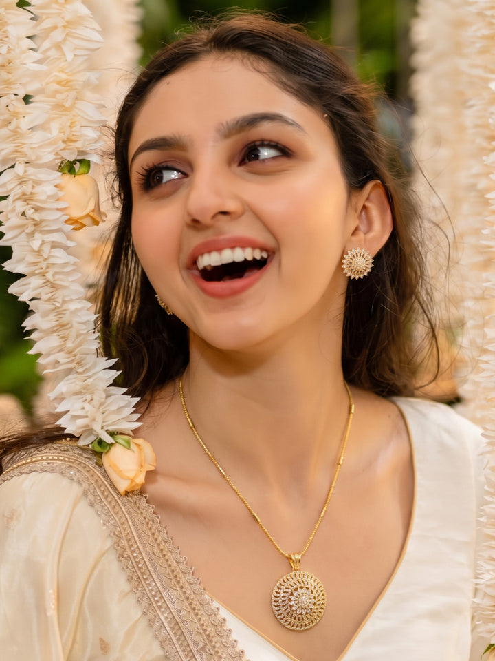 Zarika Round Diamond Cluster Statement Pendant Chain With Earring
