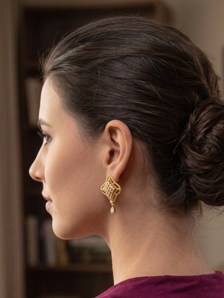 Zarika Contemporay Pendant Chain With Earring