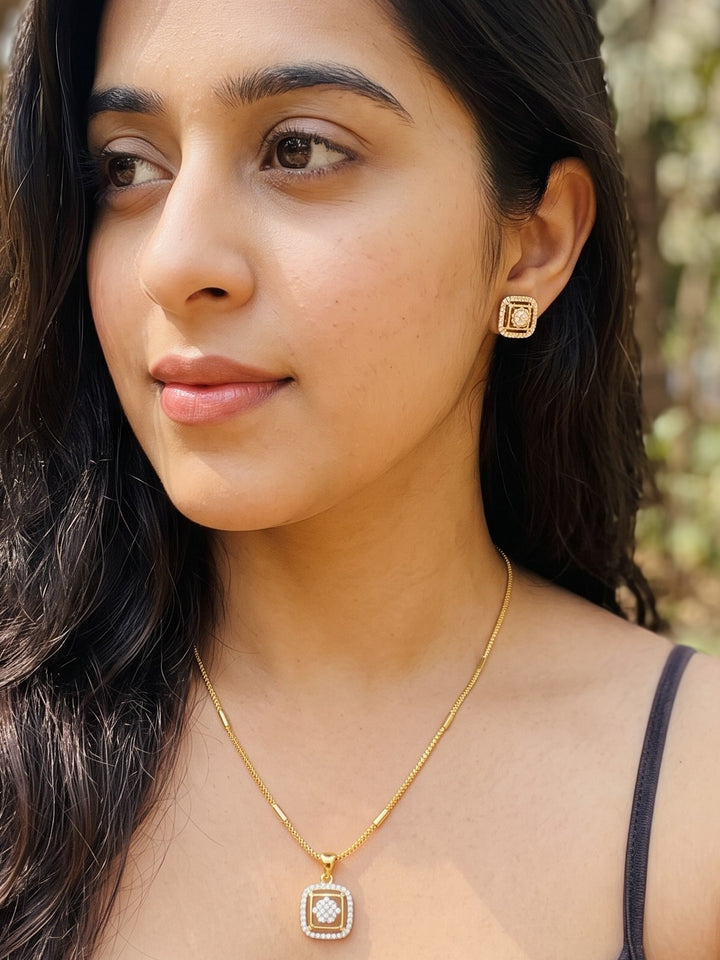 Zarika White Diamond Pendant Chain With Earring