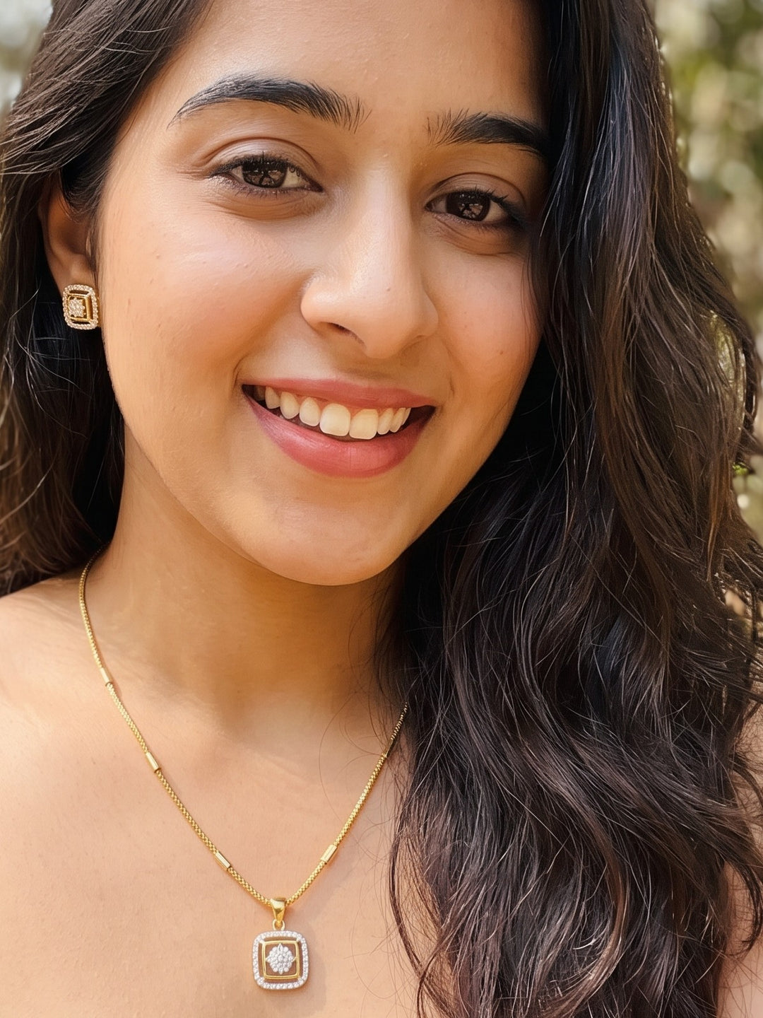 Zarika White Diamond Pendant Chain With Earring