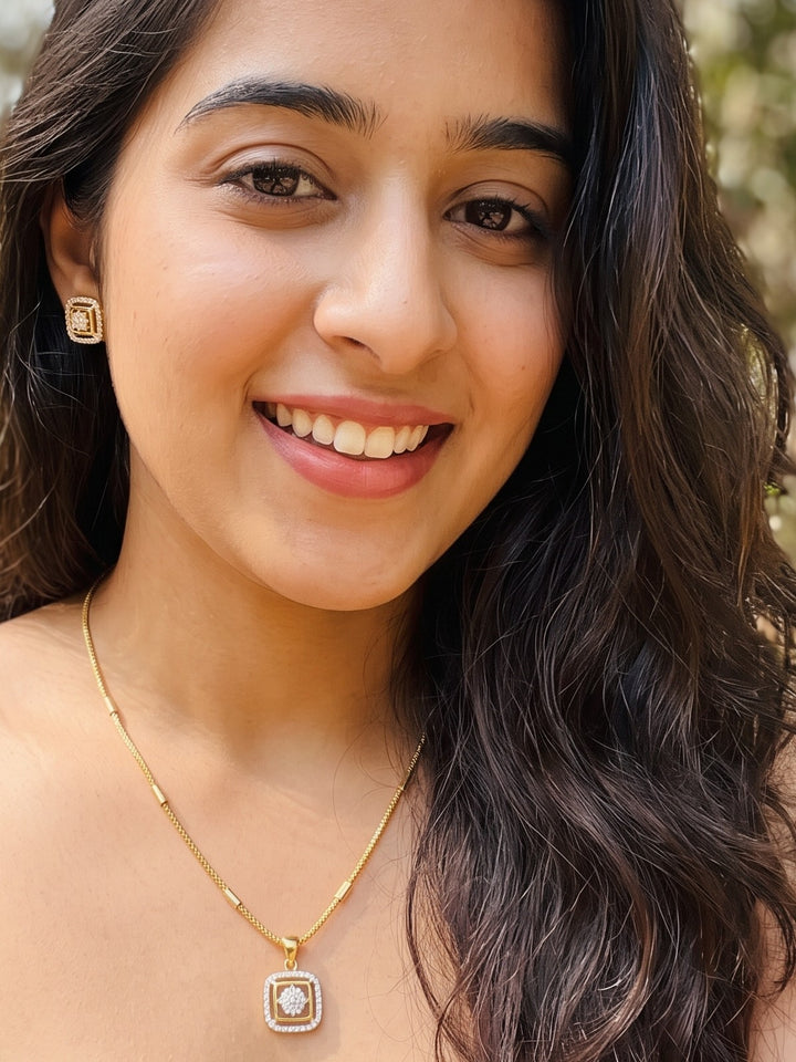 Zarika White Diamond Pendant Chain With Earring
