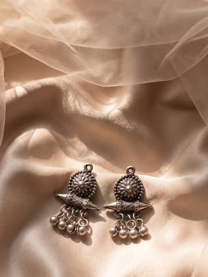 Meenakshi Meenakarie Oxidized Three Layer Neckless