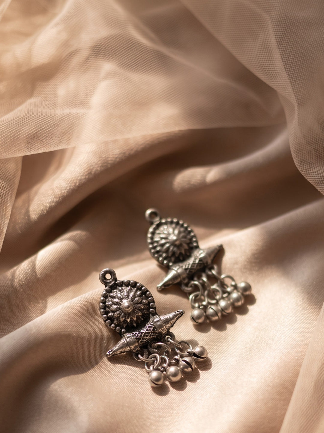 Meenakshi Meenakarie Oxidized Three Layer Neckless