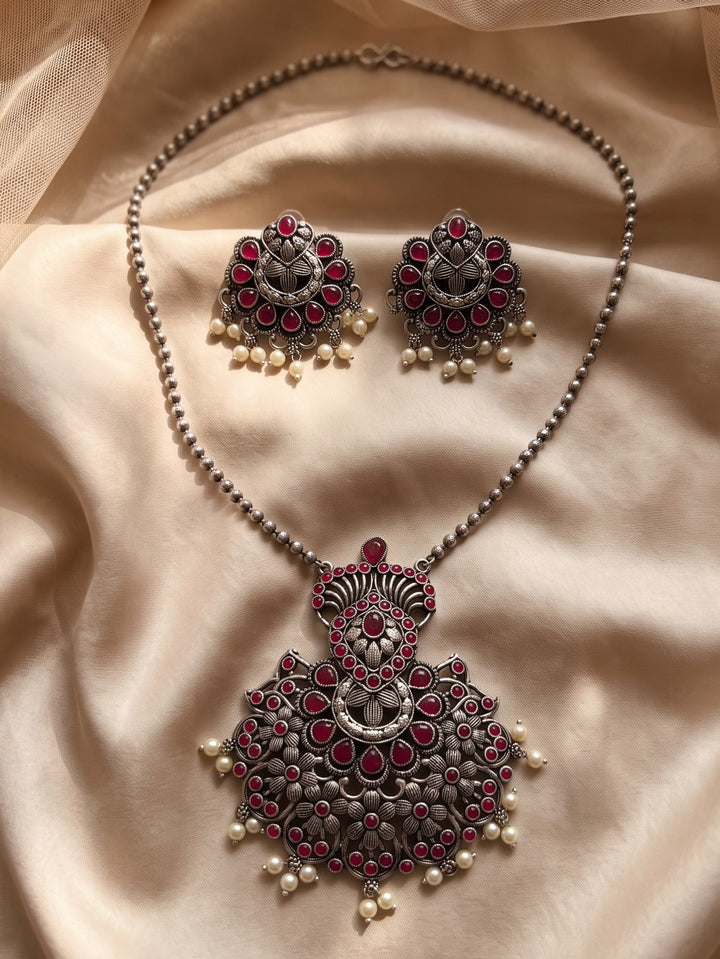 Meenakshi Multicolour Meenakarie Silver Pendant Chain With Earring