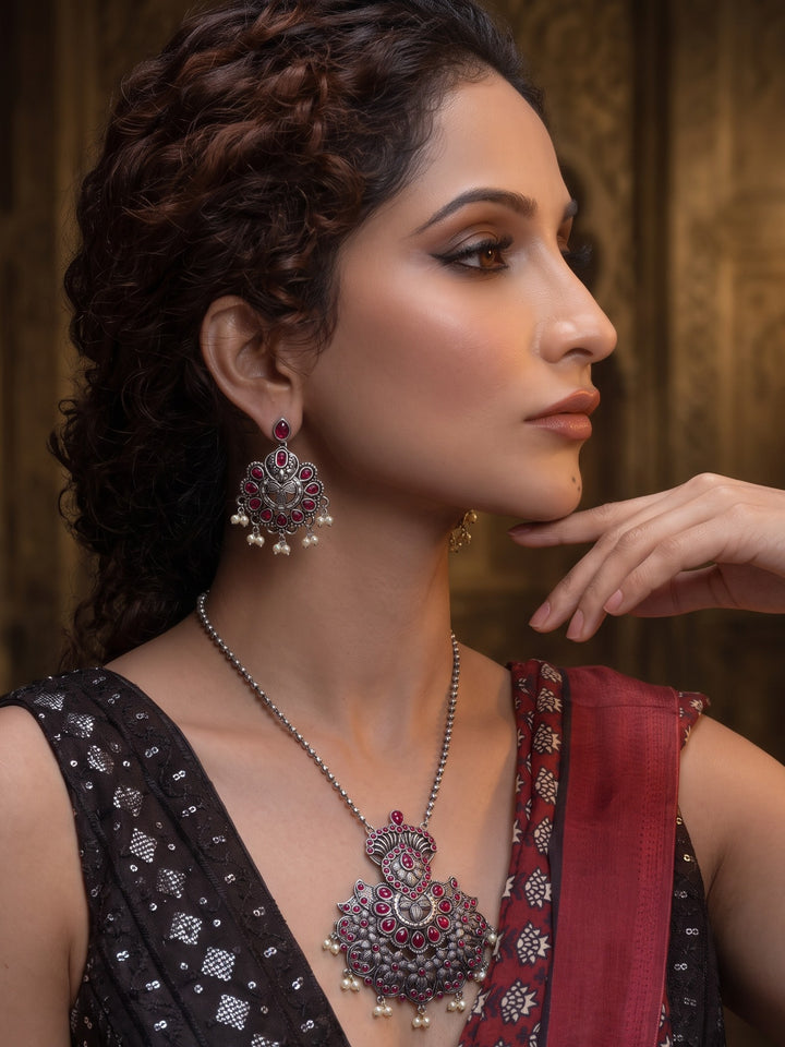 Meenakshi Multicolour Meenakarie Silver Pendant Chain With Earring