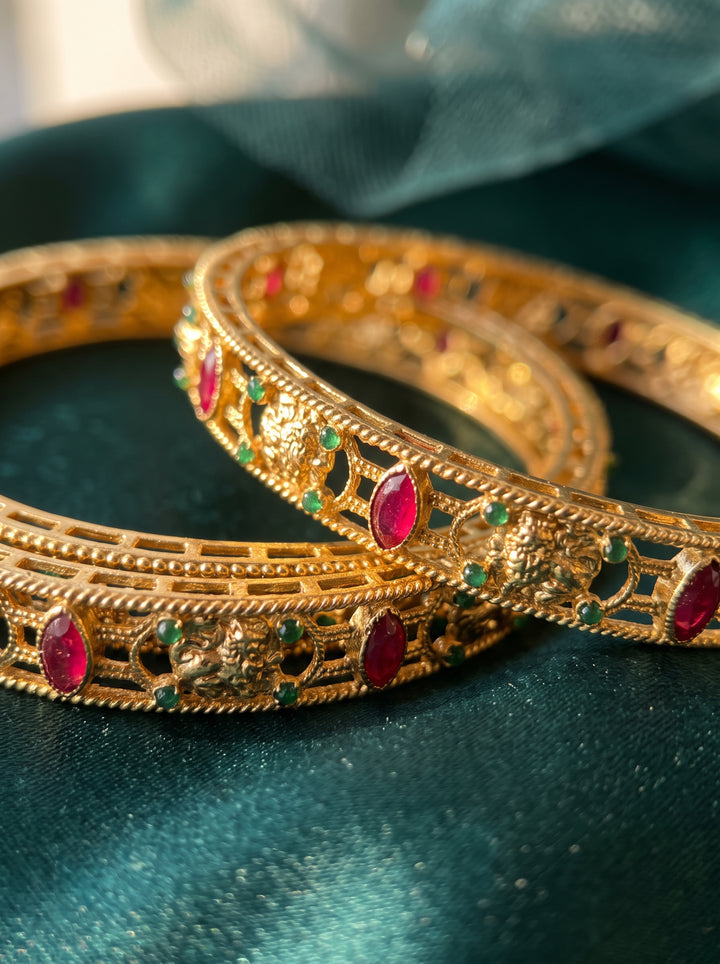 Rajwadi Antique Kundan Kada Bangles