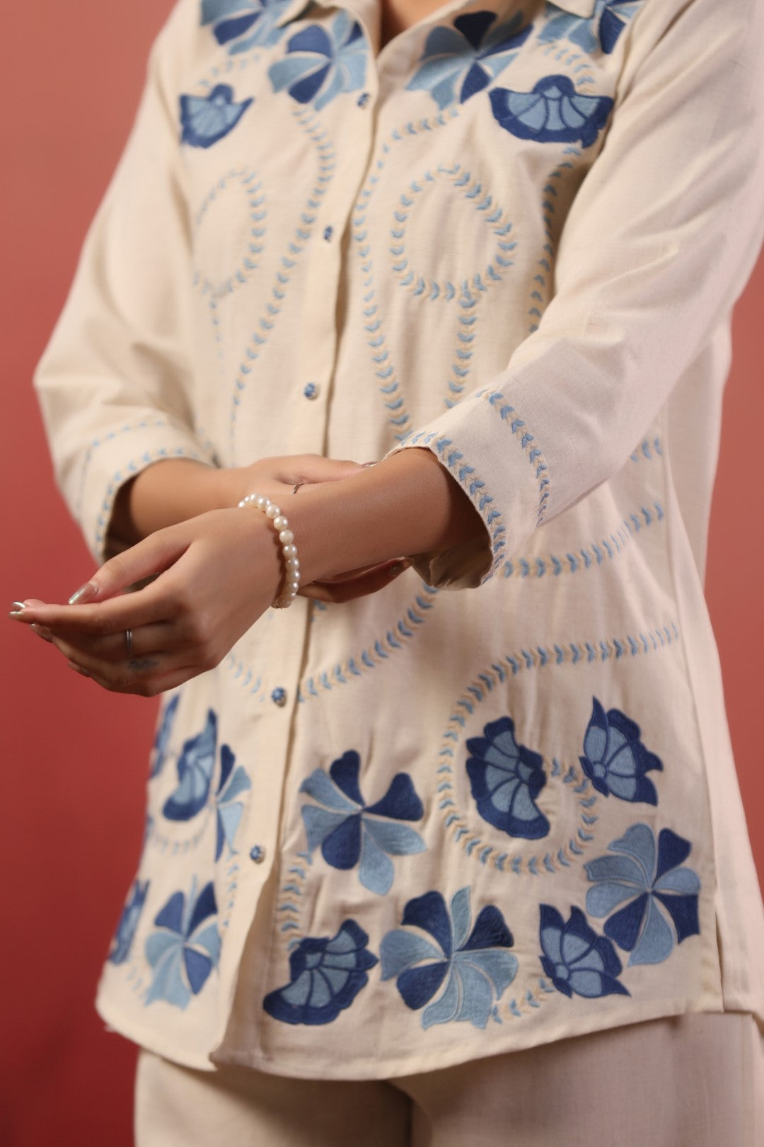 Viyona dove embroidery cotton cord set