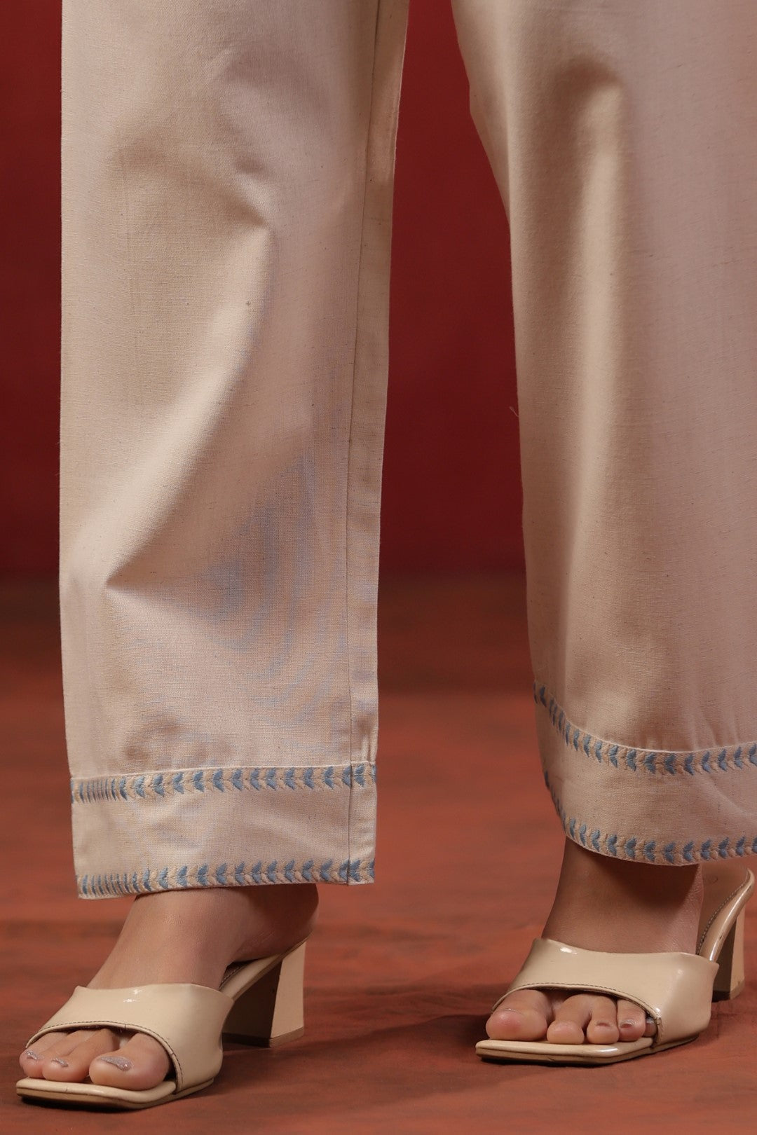 Viyona dove embroidery cotton cord set