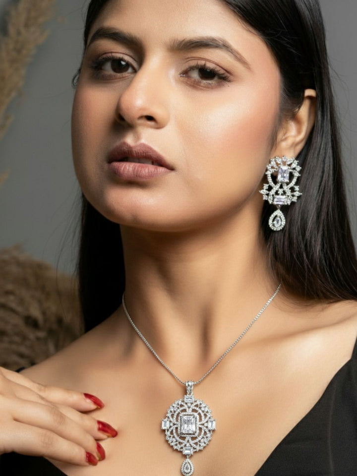 Savana Diamond Earing & Pendant Set