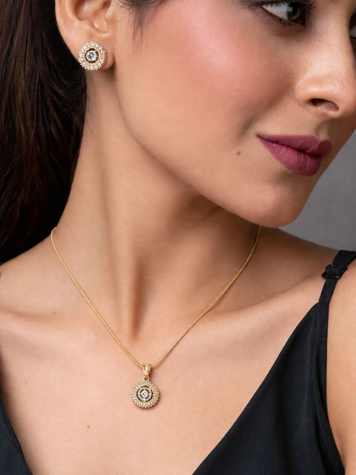 Alankrita Diamond earing & pendant stud