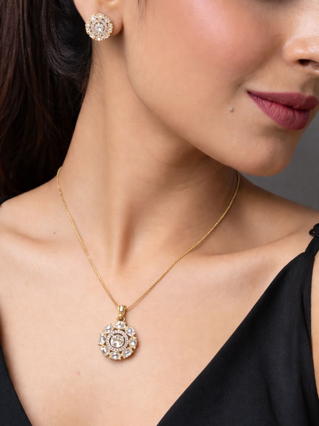 Alankrita Diamond earing & pendant stud