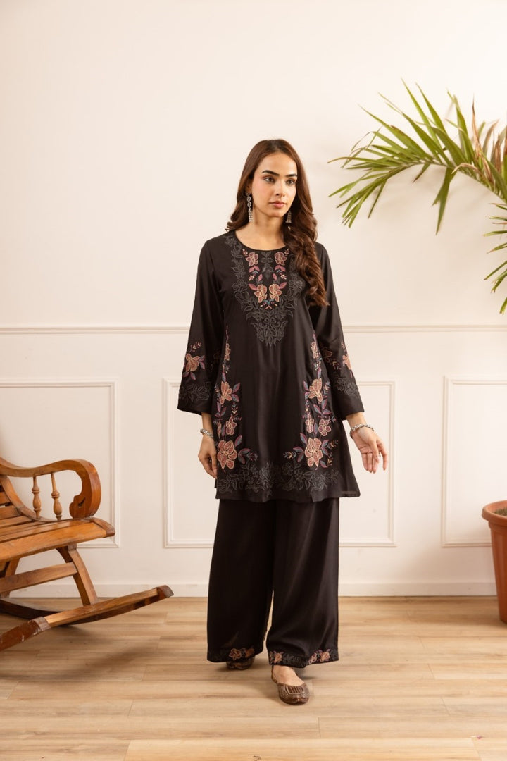 Karen irium embroidery cotton co-ord set